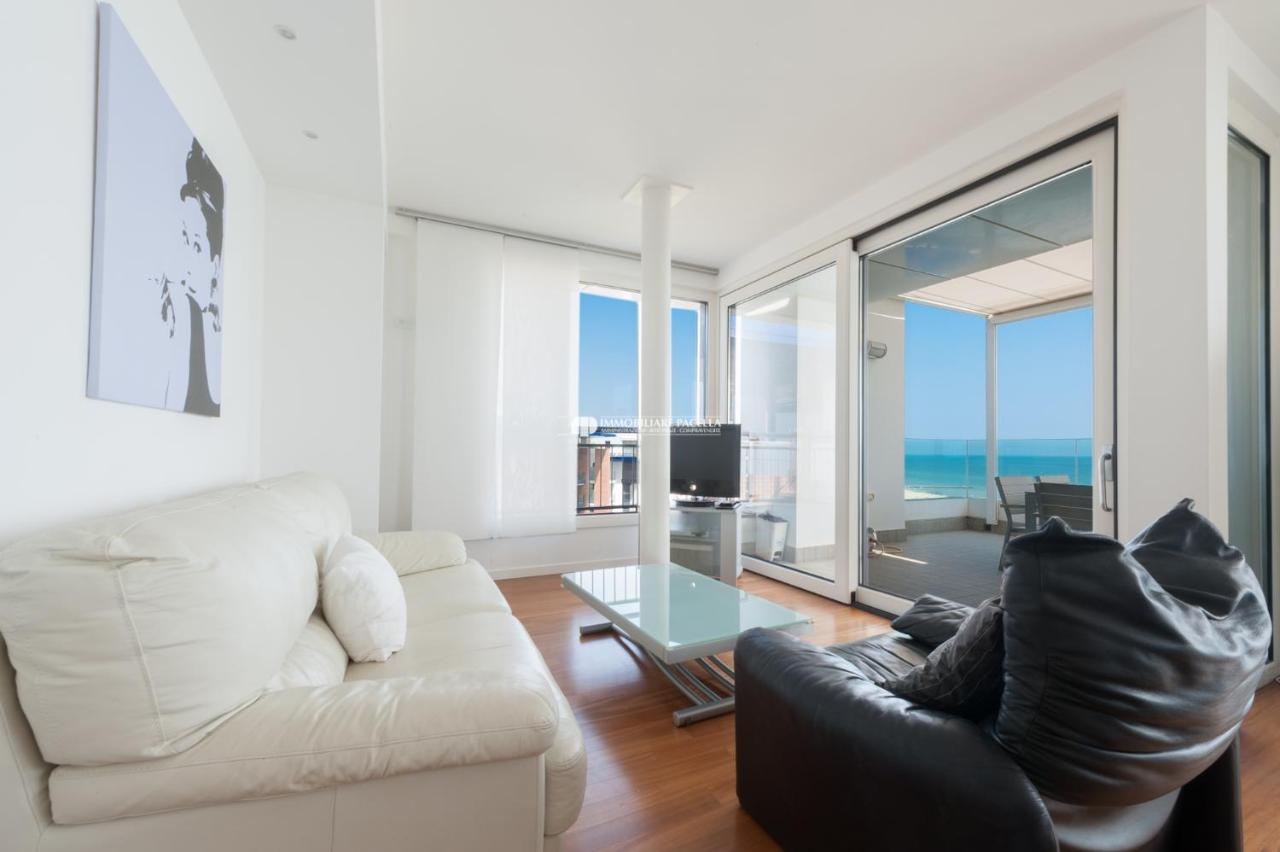 Residence Frontemar Immobiliare Pacella Lido di Jesolo Eksteriør bilde