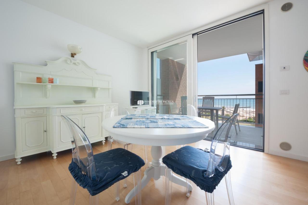 Residence Frontemar Immobiliare Pacella Lido di Jesolo Eksteriør bilde